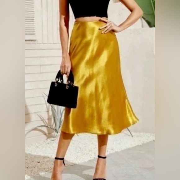 Zara satin effect midi skirt 9479/057 - Picture 1 of 16
